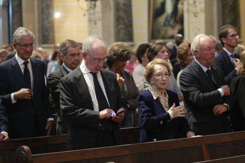 Entre los asistentes al funeral se encontraba su primo carnal Rodrigo Rato.