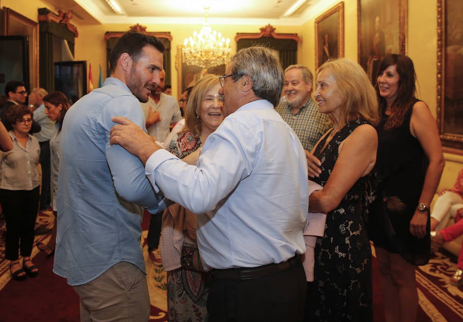 El piragüista olímpico se agarró al micrófono con un inmenso agradecimiento en la garganta y una expresiva y expresa invitación a la fiesta