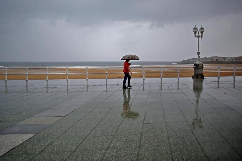 Solo dos días después de dejar atrás la ola de calor, Asturias está en aviso amarillo por fuertes lluvias que afectarán, sobre todo, al litoral y área suroccidental.