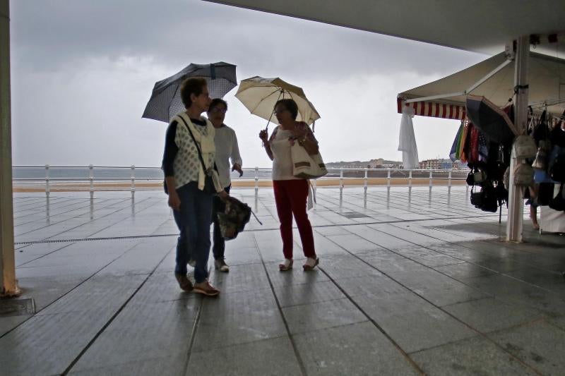 Solo dos días después de dejar atrás la ola de calor, Asturias está en aviso amarillo por fuertes lluvias que afectarán, sobre todo, al litoral y área suroccidental.