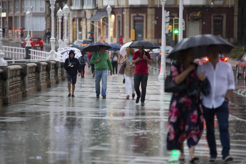 Solo dos días después de dejar atrás la ola de calor, Asturias está en aviso amarillo por fuertes lluvias que afectarán, sobre todo, al litoral y área suroccidental.