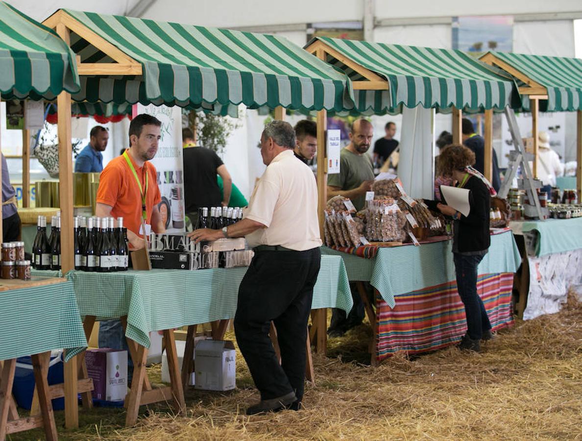 La Feria Agroalimentaria de Productos Ecológicos de Asturias (FAEPA) coincidirá con el 44 Concurso Exposición de Ganado Vacuno de Llanera, en el que se hará subasta, por primera vez, de veinticinco reses de las razas asturianas, y de una pareja de bueyes.