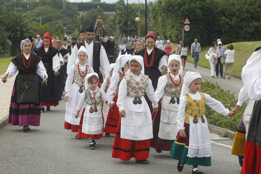 Un año más, y como manda la tradición, los vecinos de La Providencia honraron a su patrón con una particular procesión por mar y tierra