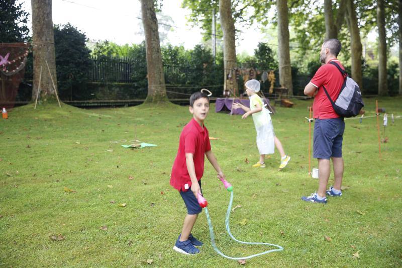 El jardín gijonés estuvo repleto de niños disfrutando de todas las actividades destinadas a ellos con motivo de la Semana Grande.