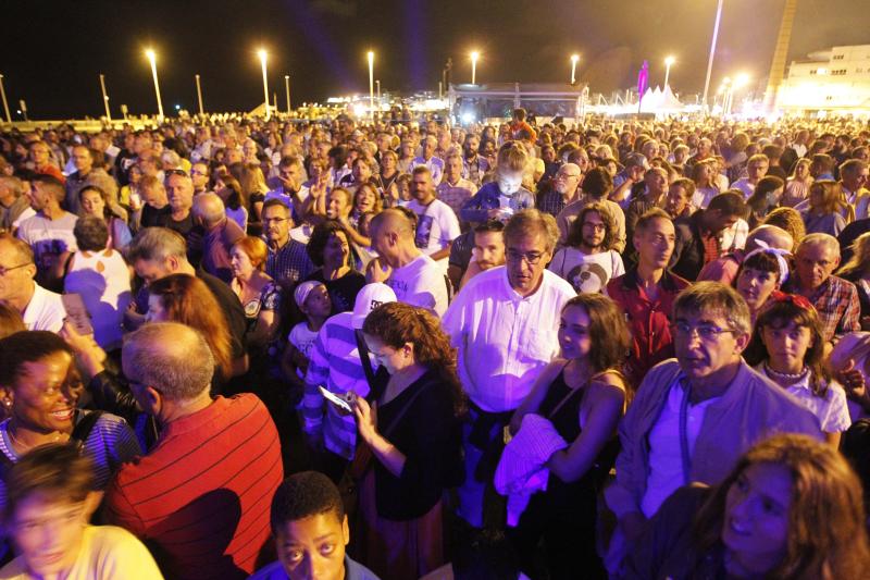 La formación, que ahonda en la esencia de la mítica banda original, derrochó energía en el escenario de Poniente al calor del público