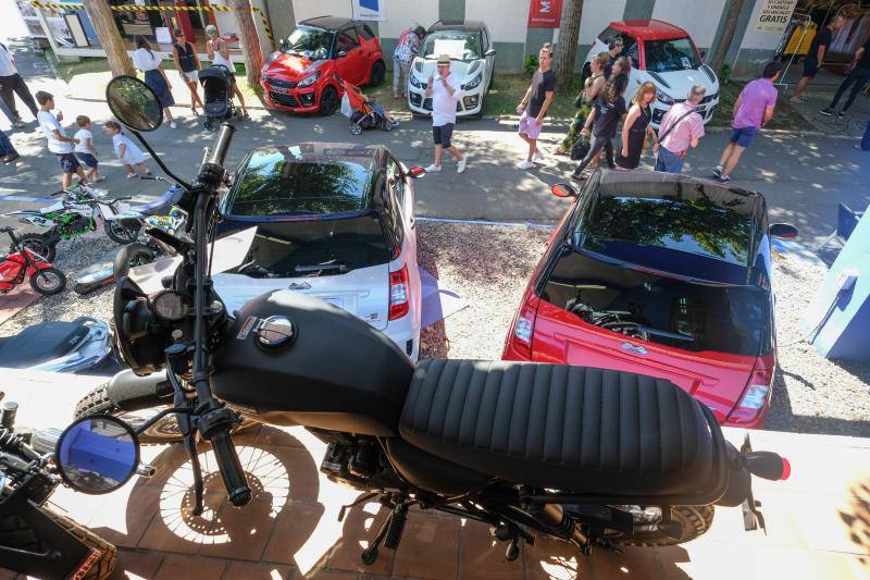 El catálogo de vehículos a la venta de la Feria de Muestras de Asturias aúna siluetas históricas del motor