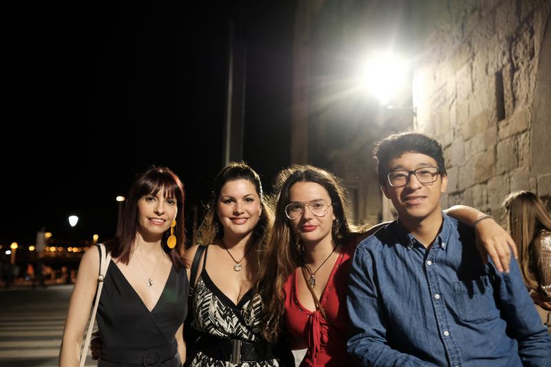 Miles de gijoneses y visitantes disfrutaron de una noche de fiesta con el gran espectáculo de los Fuegos como protagonista