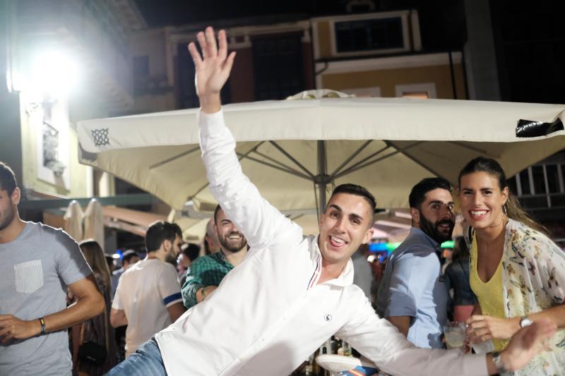 Miles de gijoneses y visitantes disfrutaron de una noche de fiesta con el gran espectáculo de los Fuegos como protagonista