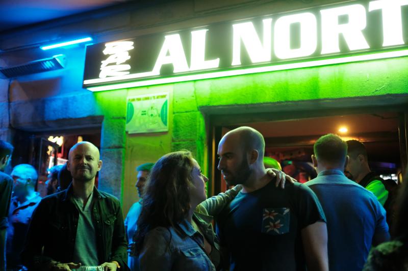 Miles de gijoneses y visitantes disfrutaron de una noche de fiesta con el gran espectáculo de los Fuegos como protagonista