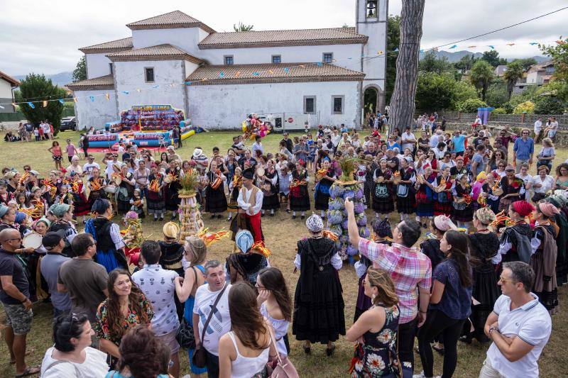 En la localidad llanisca de Andrín se celebra Nuestra Señora, festividad declarada de interés turístico regional. En Poo también se celebra Nuestra Señora con procesión por la calles de la localidad. Y, en Llanes capital, se festeja Nuestra Señora, la patrona, con una procesión por las calles del centro de la villa con la imagen de Nuestra Señora. 