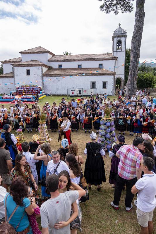 En la localidad llanisca de Andrín se celebra Nuestra Señora, festividad declarada de interés turístico regional. En Poo también se celebra Nuestra Señora con procesión por la calles de la localidad. Y, en Llanes capital, se festeja Nuestra Señora, la patrona, con una procesión por las calles del centro de la villa con la imagen de Nuestra Señora. 