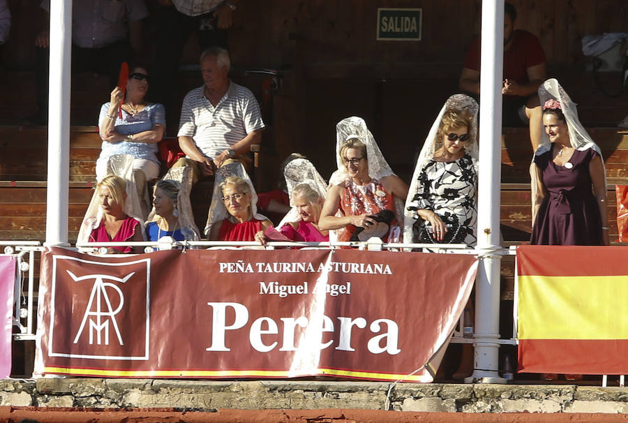 Los toros de El Freixo, ganadería propiedad de 'El Juli', mansurronearon y no ayudaron a los diestros