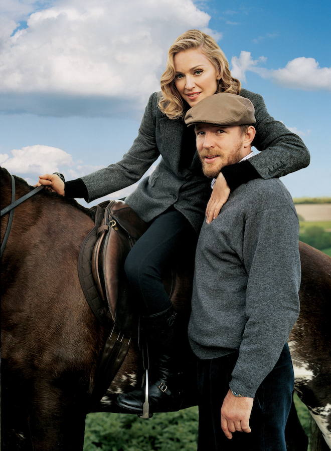 Madonna cumple 60 años sigue siendo un icono de la música y de mucho más. Ha sido su particular estilo de vida y su personalidad lo que le han llevado al éxito. Destaca por ser una mujer que entra en conflicto con las cuestiones sociales que están más de actualidad.