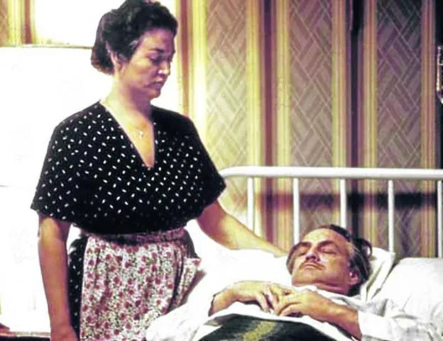 Morgana King y Marlon Brando en 'El padrino'. 