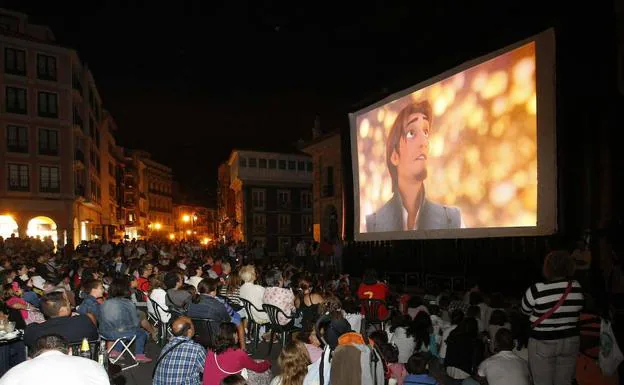Proyección de cine de verano el pasado año en la plaza de España. 