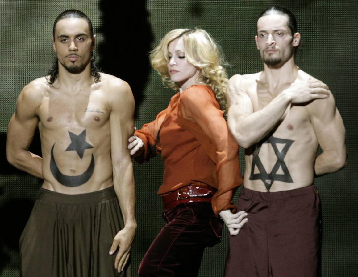 Madonna cumple 60 años sigue siendo un icono de la música y de mucho más. Ha sido su particular estilo de vida y su personalidad lo que le han llevado al éxito. Destaca por ser una mujer que entra en conflicto con las cuestiones sociales que están más de actualidad.