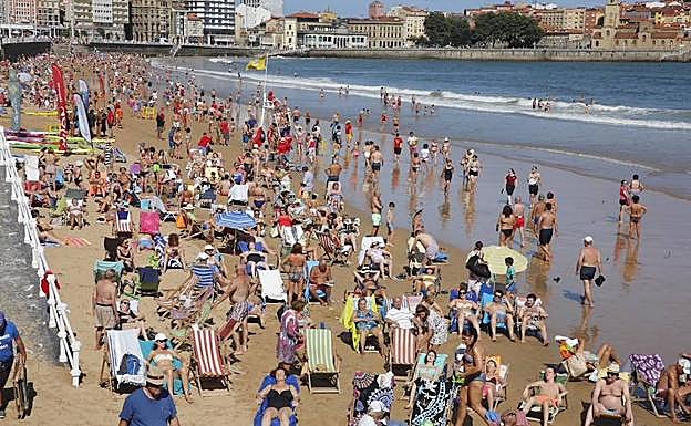 El tiempo en Asturias | El sol llena las playas del Principado