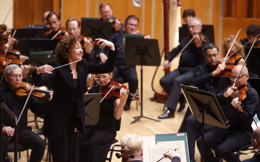 La laureada directora de orquesta Lucía Marín fue la encargada de encabezar la formación