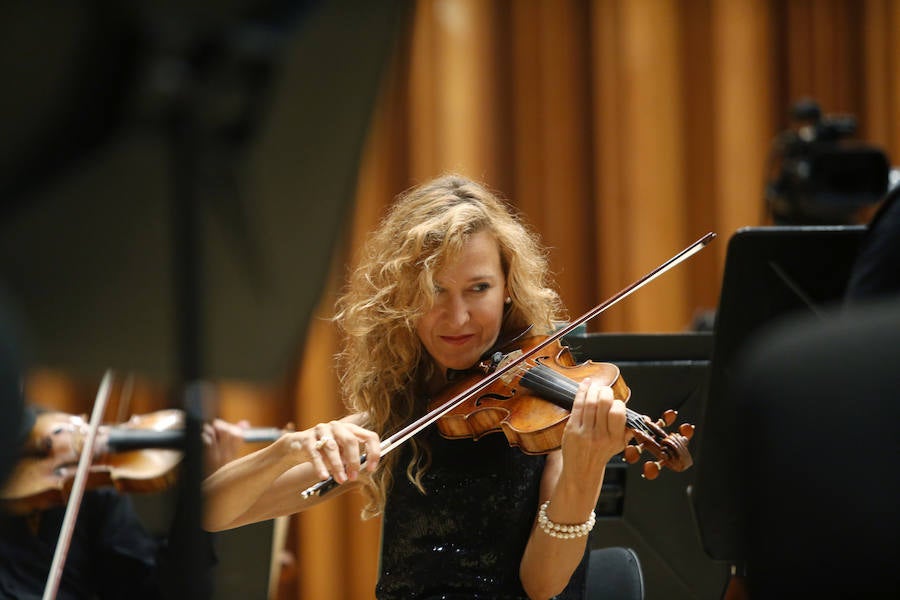 La laureada directora de orquesta Lucía Marín fue la encargada de encabezar la formación