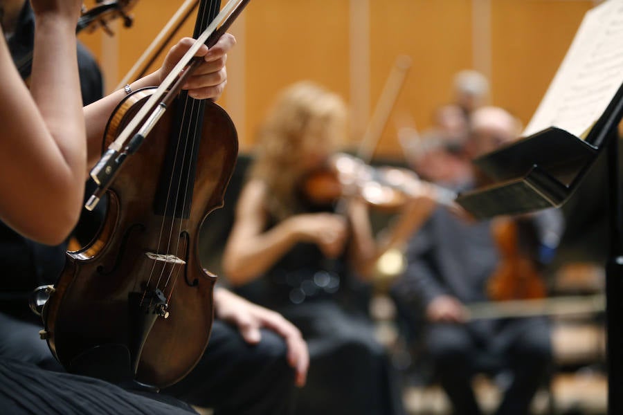 La laureada directora de orquesta Lucía Marín fue la encargada de encabezar la formación