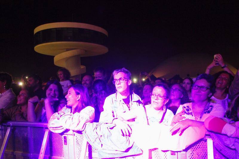 as fiestas de San Agustín se despiden hasta el año que viene dejando el concierto de Rozalén y el tradicional espectáculo pirotécnico como colofón final en la jornada de hoy martes.