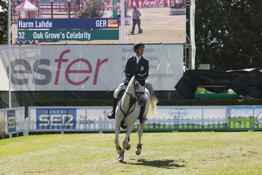 Fotos: Las imágenes de la jornada en el CSIO Gijón 2018