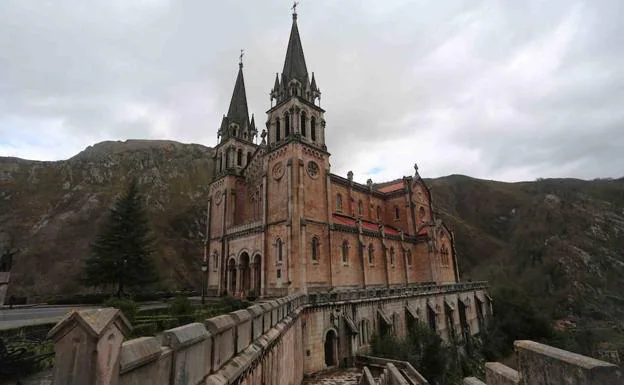 La Princesa de Asturias, en Covadonga | Misa, museo y mirador en un abrazo al Real Sitio