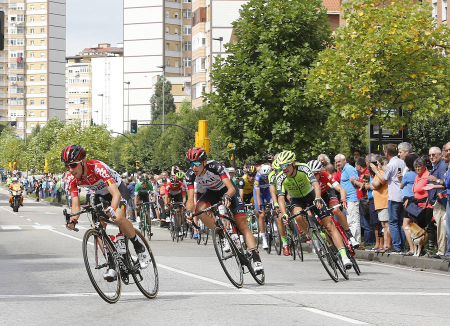 La Vuelta entra en Asturias en su XIII etapa La prueba ha transcurrido desde Candás hasta La Camperona