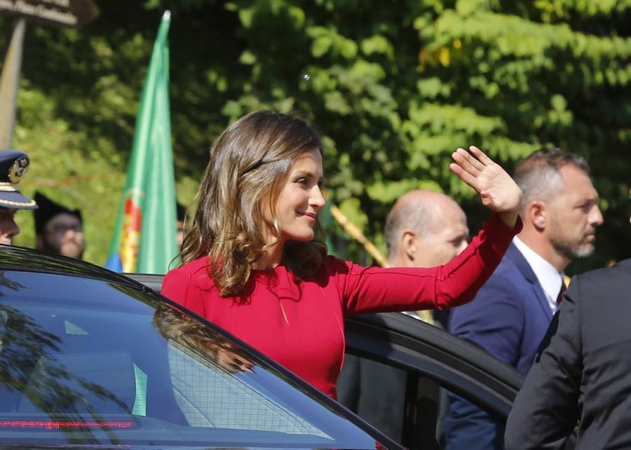 Este Día de Asturias, la princesa Leonor, heredera de la Corona, ha realizado su primera visita a Covadonga. Ha estado acompañada por sus padres, don Felipe y doña Letizia, y su hermana, la infanta Sofía.