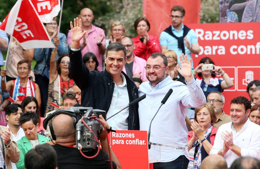 El presidente del Gobierno anuncia en el Principado un plan de choque contra el desempleo juvenil.