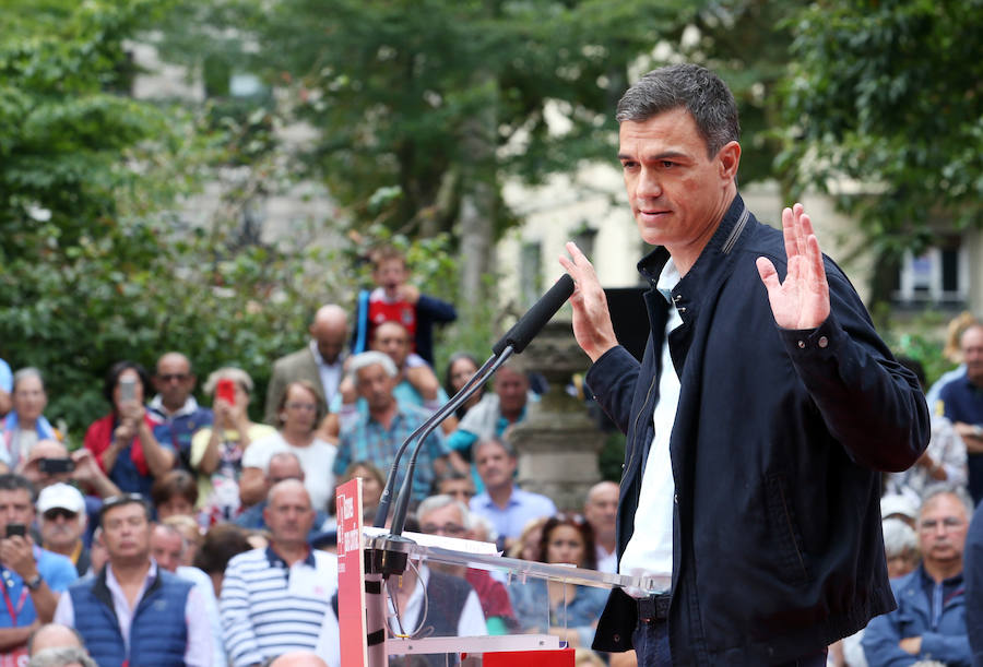 El presidente del Gobierno anuncia en el Principado un plan de choque contra el desempleo juvenil.