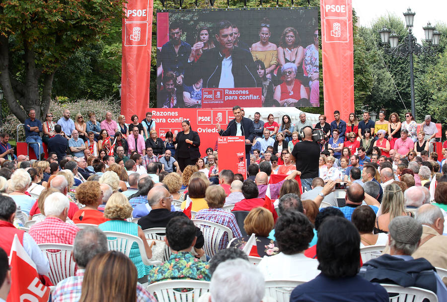 El presidente del Gobierno anuncia en el Principado un plan de choque contra el desempleo juvenil.