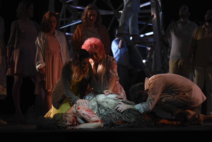 El público del Campoamor recibió con expectación y aplausos la obra de Jorge Muñiz con libreto de Javier Almuzara basada en el drama de Lope de Vega.