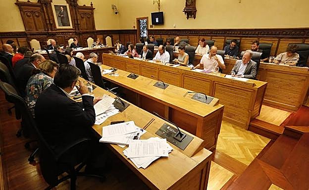 El Pleno de Gijón aprueba 500.000 euros para inversiones en el matadero