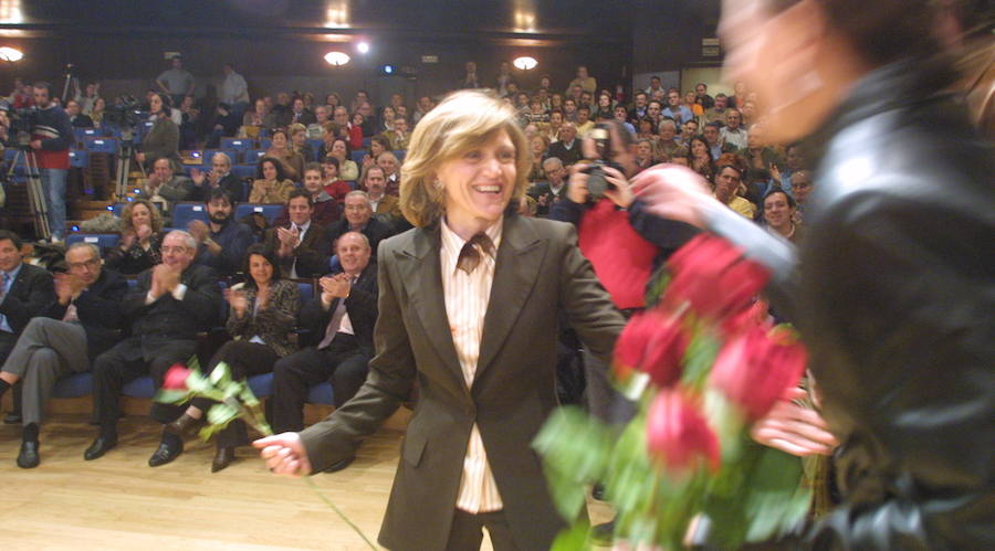 2004. María Luisa Carcedo, en el acto de presentación de las candidaturas al Congreso y al Senado en 2004.