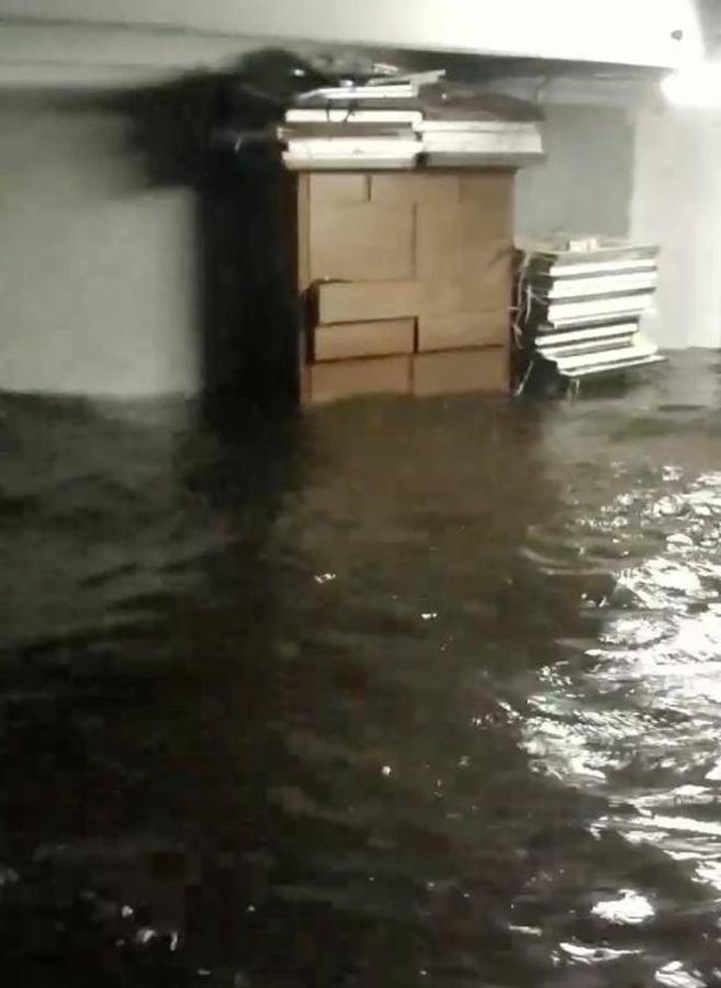 Primeras inundaciones provocadas por el huracán Florence en la costa este.