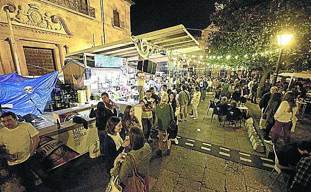 El chiringuito de La Folixaria, ayer por la noche.