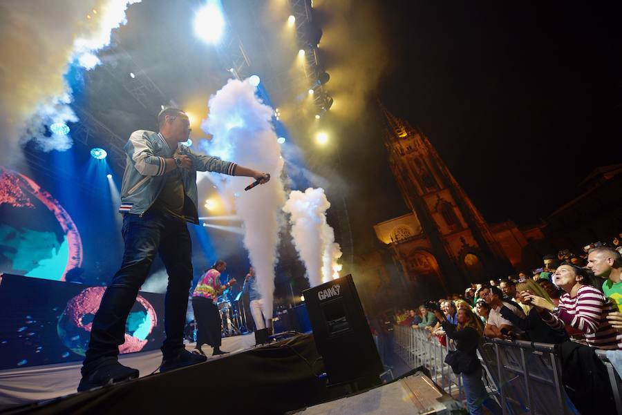 La banda cubana no defraudó a su público y el blues del estadounidense hizo las delicias de un público entregado a la noche mateína.