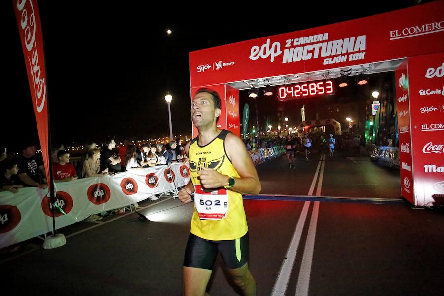 Fotos: ¿Estuviste en la EdP Carrera Nocturna Gijón 10 k? ¡Búscate!