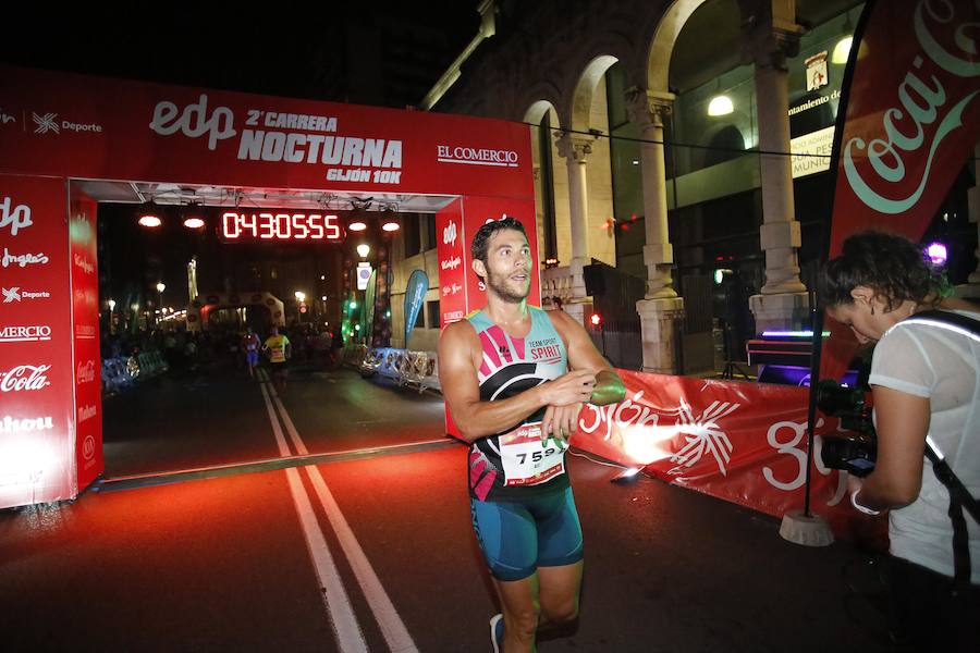 Fotos: ¿Estuviste en la EdP Carrera Nocturna Gijón 10 k? ¡Búscate!