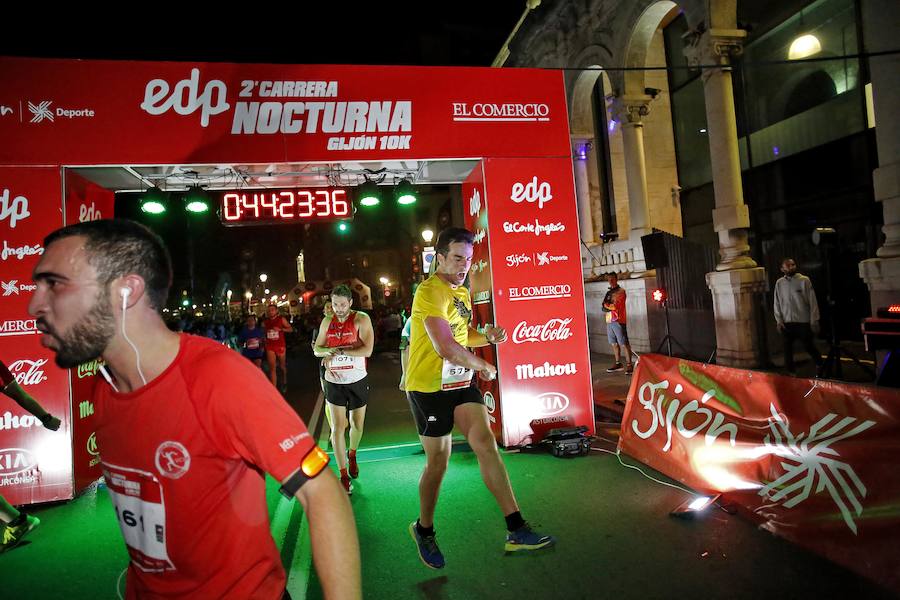 Fotos: ¿Estuviste en la EdP Carrera Nocturna Gijón 10 k? ¡Búscate!