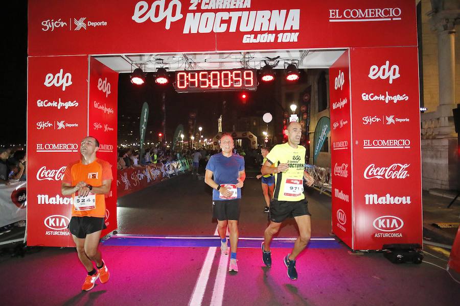 Fotos: ¿Estuviste en la EdP Carrera Nocturna Gijón 10 k? ¡Búscate!