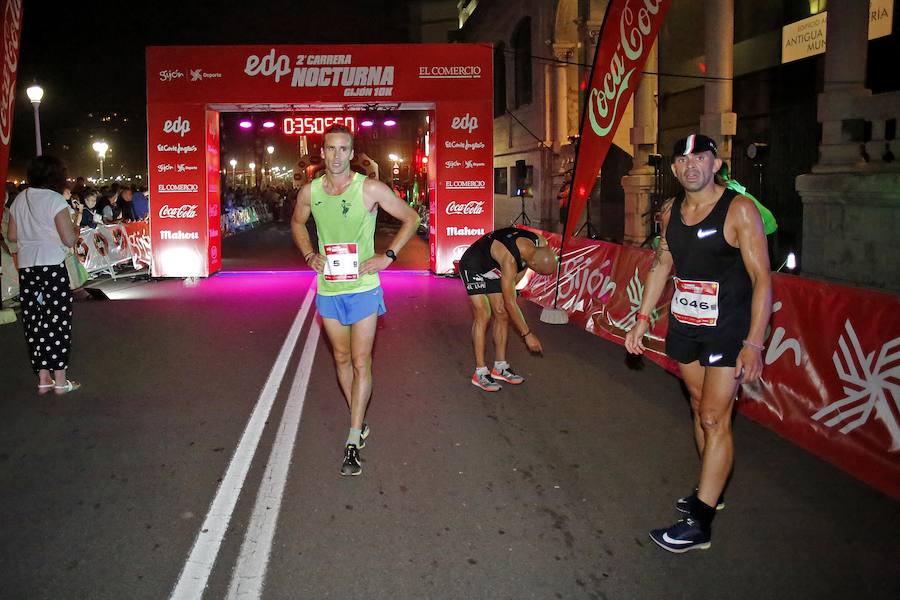 Fotos: ¿Estuviste en la EdP Carrera Nocturna Gijón 10 k? ¡Búscate!