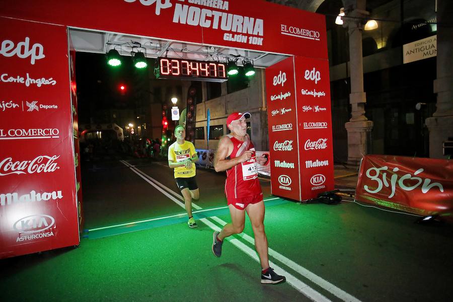 Fotos: ¿Estuviste en la EdP Carrera Nocturna Gijón 10 k? ¡Búscate!