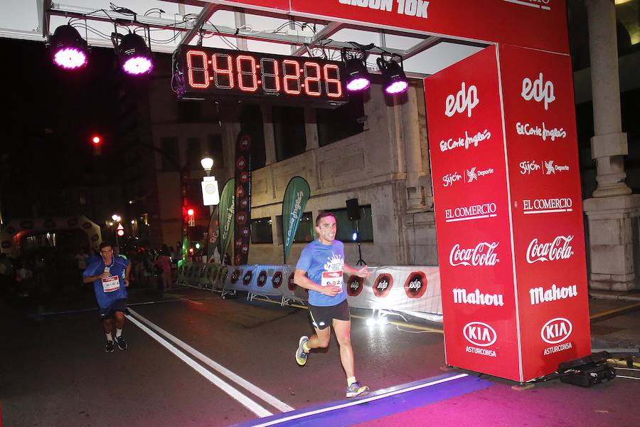 Fotos: ¿Estuviste en la EdP Carrera Nocturna Gijón 10 k? ¡Búscate!