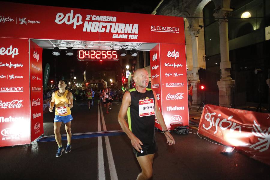 Fotos: ¿Estuviste en la EdP Carrera Nocturna Gijón 10 k? ¡Búscate!