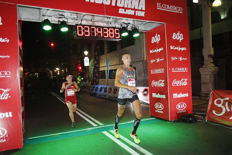 Carrera Nocturna Gijón 10K  Moha Bakkali y Esther Álvarez se impusieron en la prueba. 