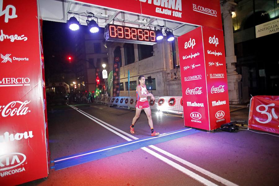  Carrera Nocturna Gijón 10K  Moha Bakkali y Esther Álvarez se impusieron en la prueba. 