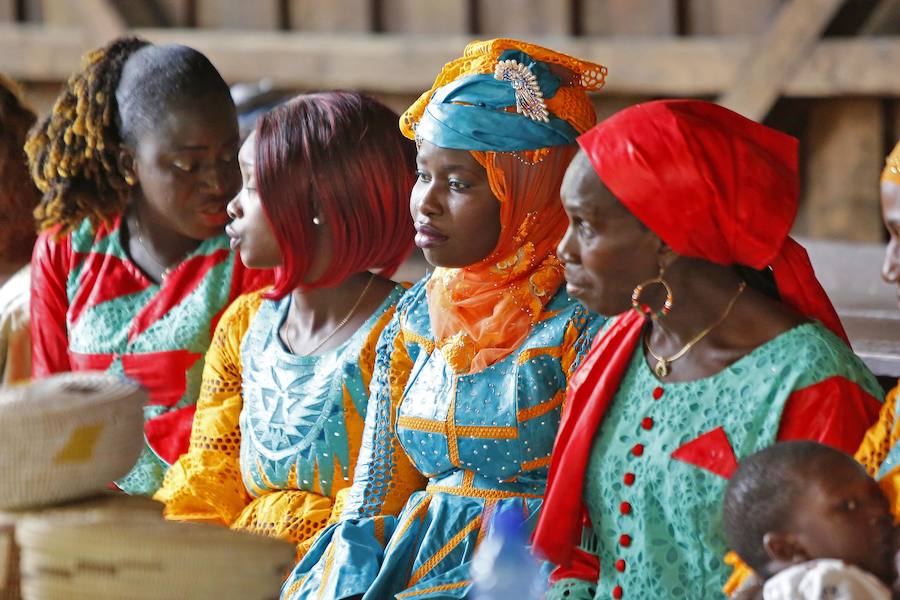 La XI Fiesta Intercultural llenó el espacio de danzas, degustaciones y moda.