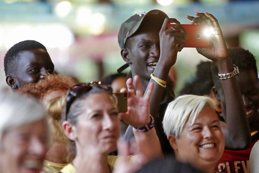 La XI Fiesta Intercultural llenó el espacio de danzas, degustaciones y moda.